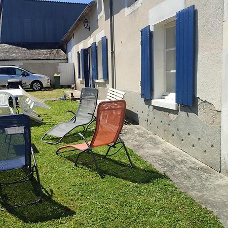 Maison Plain Pied, 2 Chambres, Longere Typique , Fraiche, Dans Bourg Avec Tous Commerces Lucay-le-Male Luaran gambar