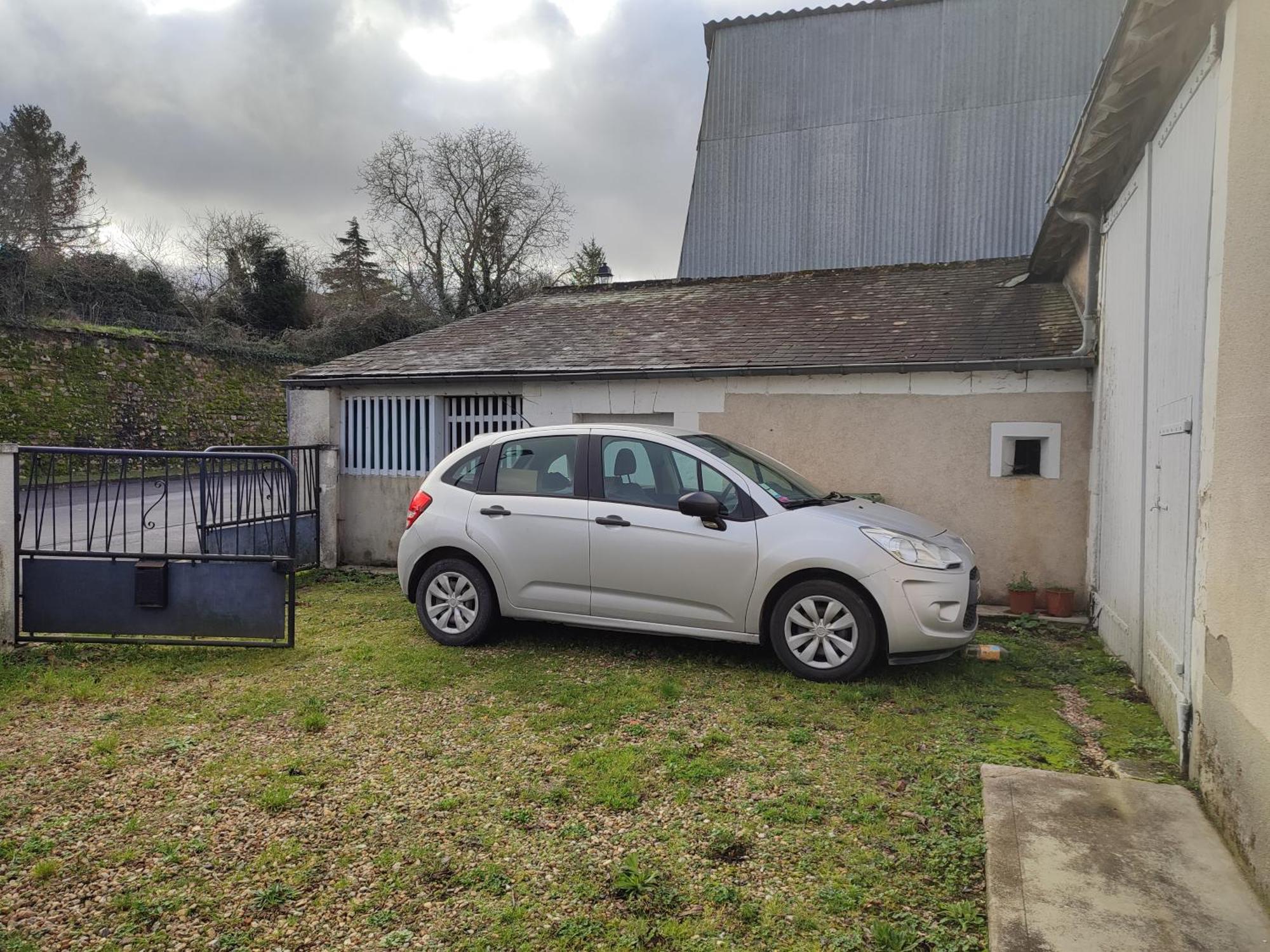 Maison Plain Pied, 2 Chambres, Longere Typique , Fraiche, Dans Bourg Avec Tous Commerces Lucay-le-Male Luaran gambar