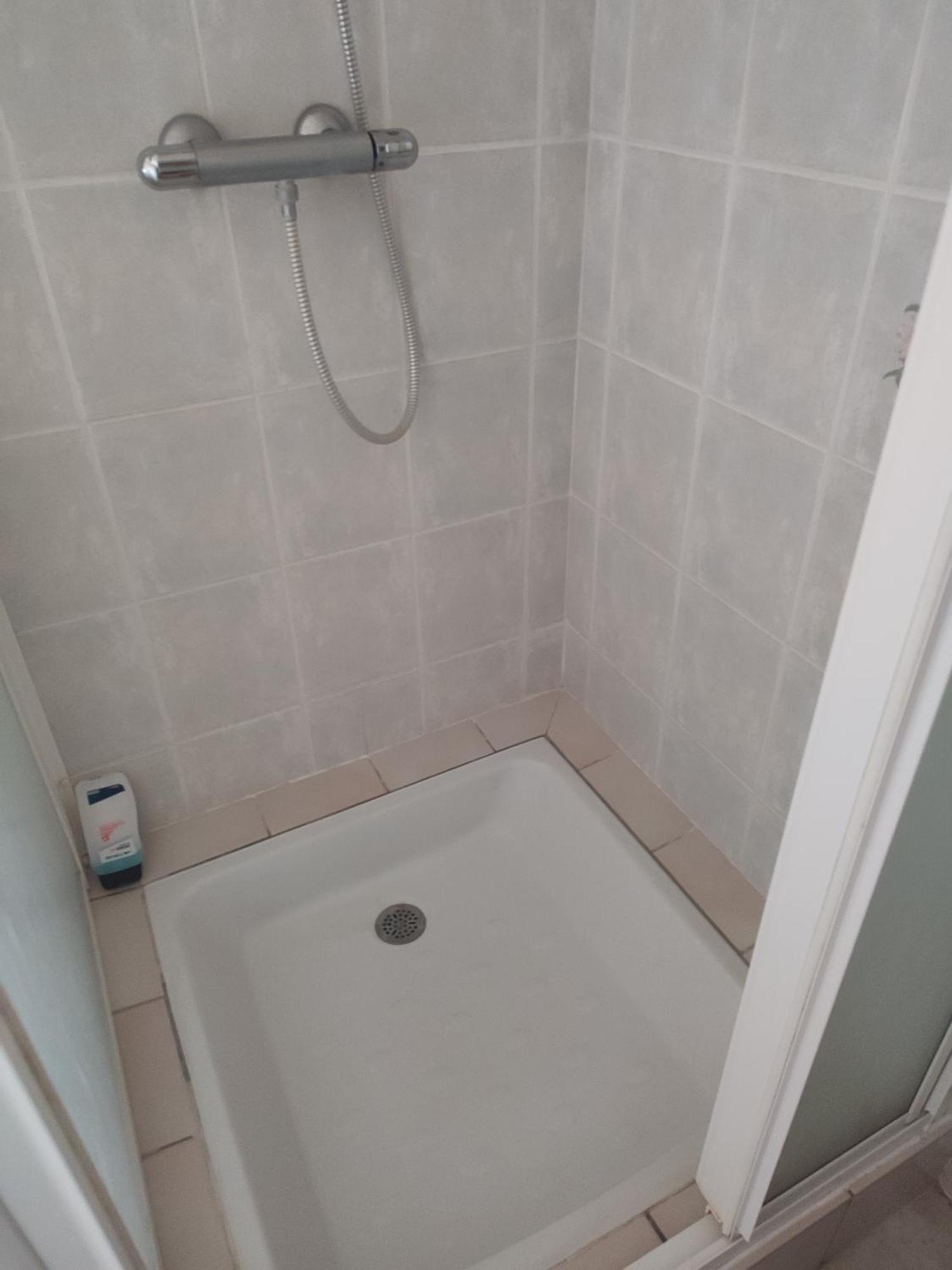 Maison Plain Pied, 2 Chambres, Longere Typique , Fraiche, Dans Bourg Avec Tous Commerces Lucay-le-Male Luaran gambar