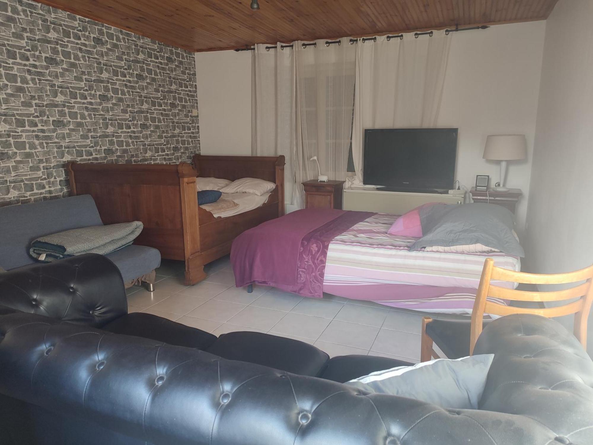 Maison Plain Pied, 2 Chambres, Longere Typique , Fraiche, Dans Bourg Avec Tous Commerces Lucay-le-Male Luaran gambar