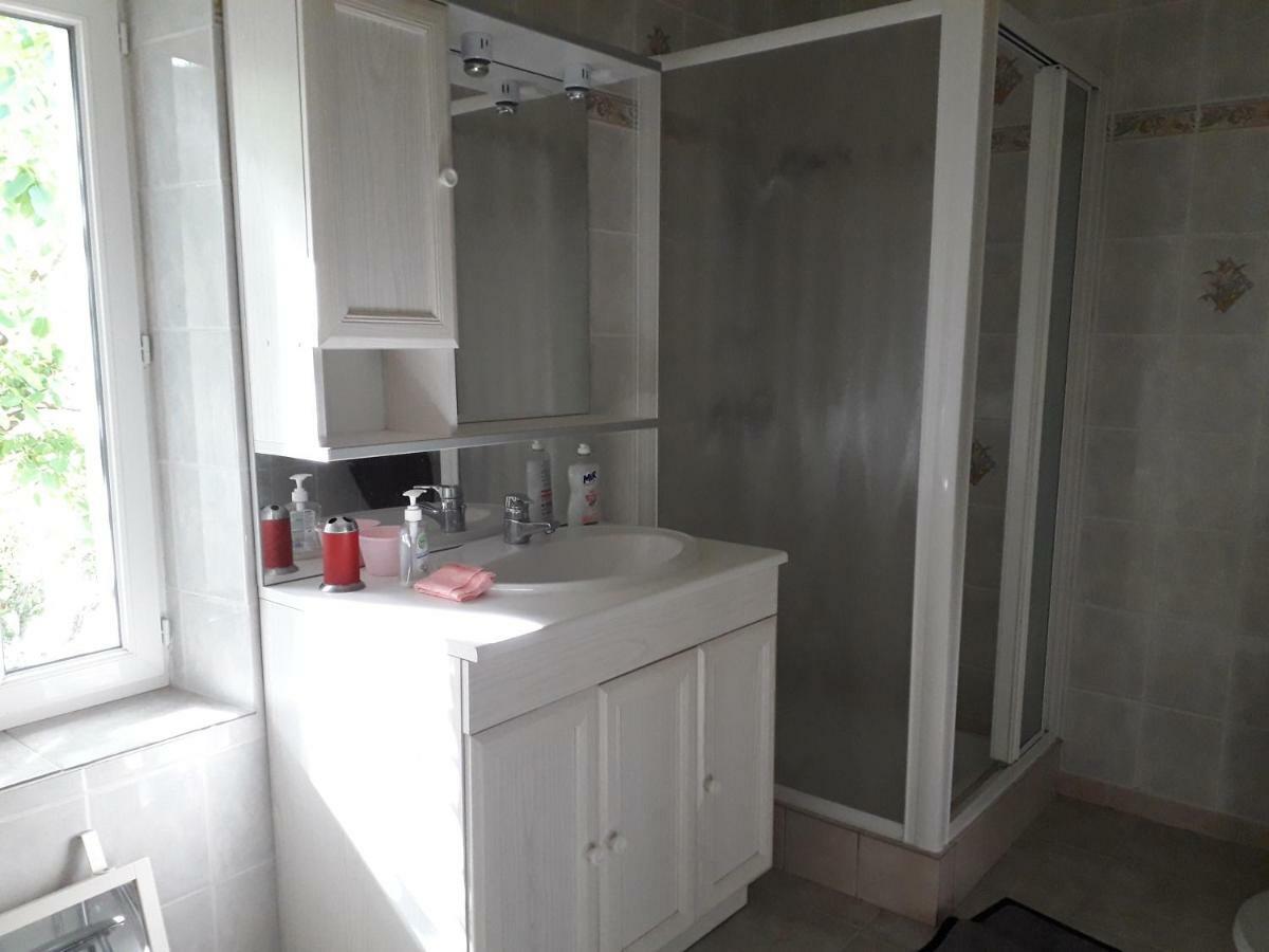 Maison Plain Pied, 2 Chambres, Longere Typique , Fraiche, Dans Bourg Avec Tous Commerces Lucay-le-Male Luaran gambar